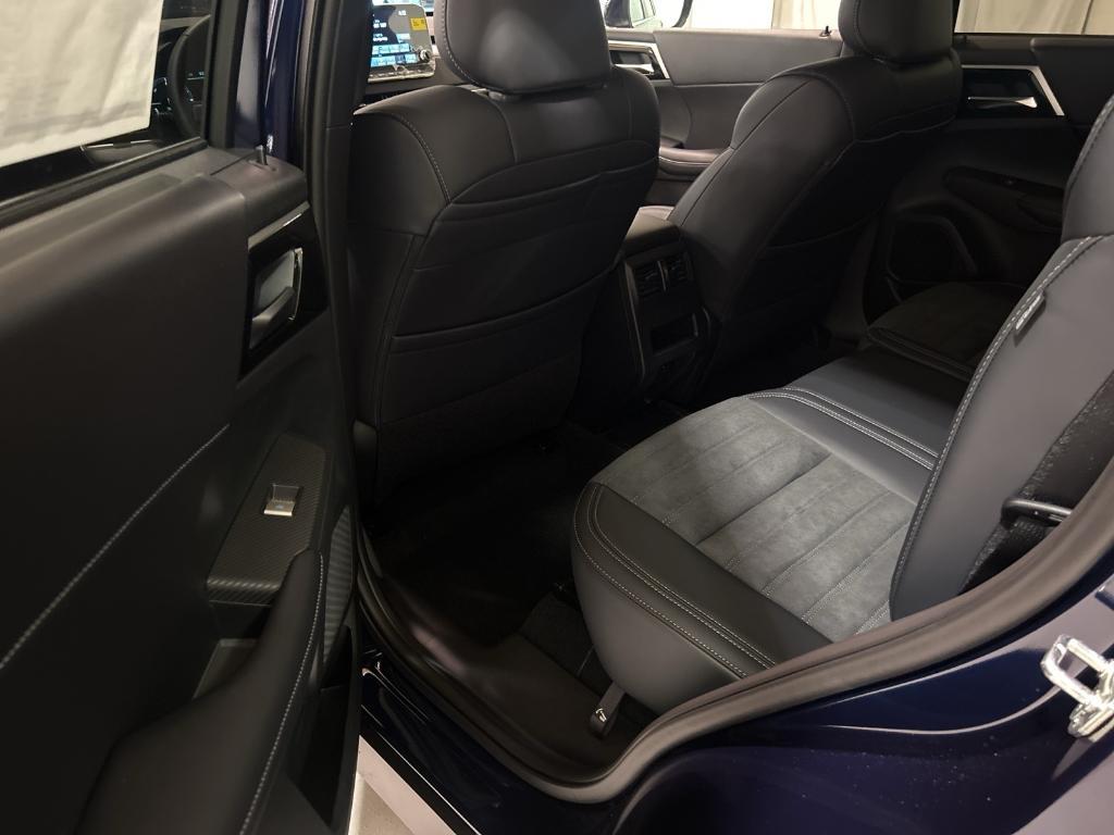 new 2025 Mitsubishi Outlander PHEV car, priced at $47,590