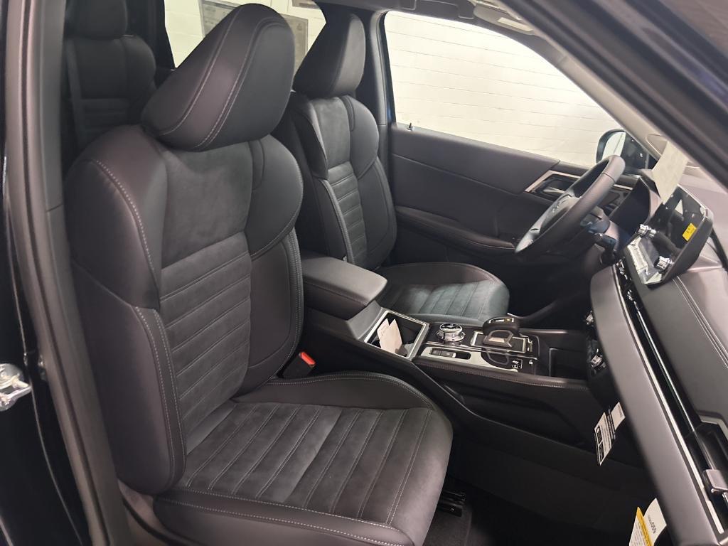 new 2025 Mitsubishi Outlander PHEV car, priced at $47,300