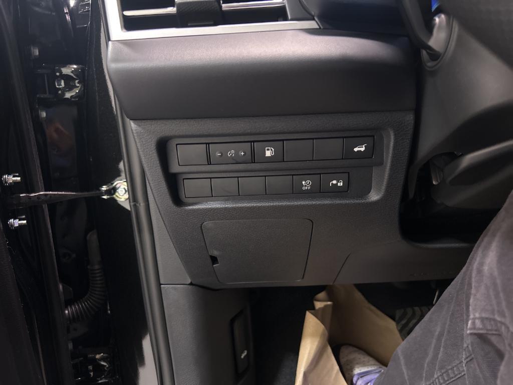 new 2025 Mitsubishi Outlander PHEV car, priced at $47,300