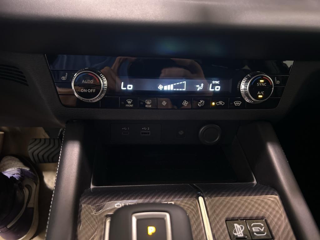 new 2025 Mitsubishi Outlander PHEV car, priced at $47,300