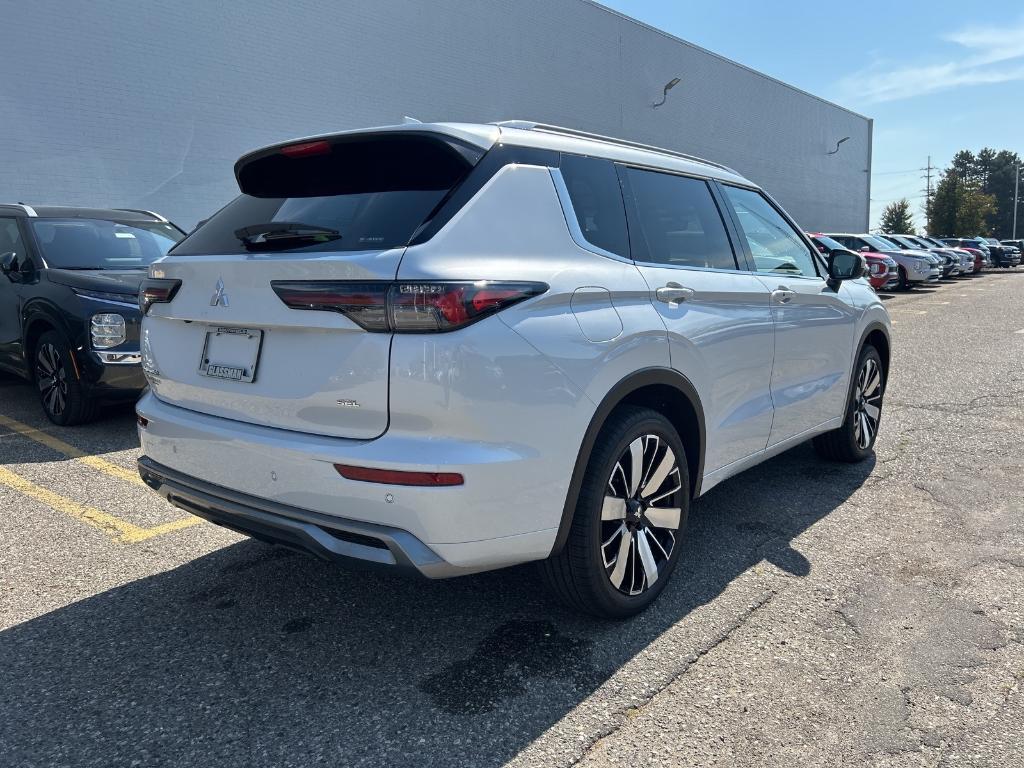 new 2025 Mitsubishi Outlander car, priced at $42,360