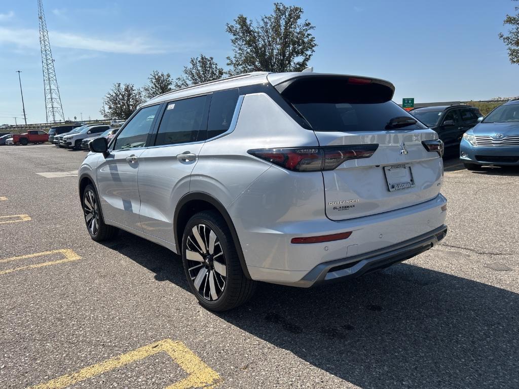 new 2025 Mitsubishi Outlander car, priced at $42,360