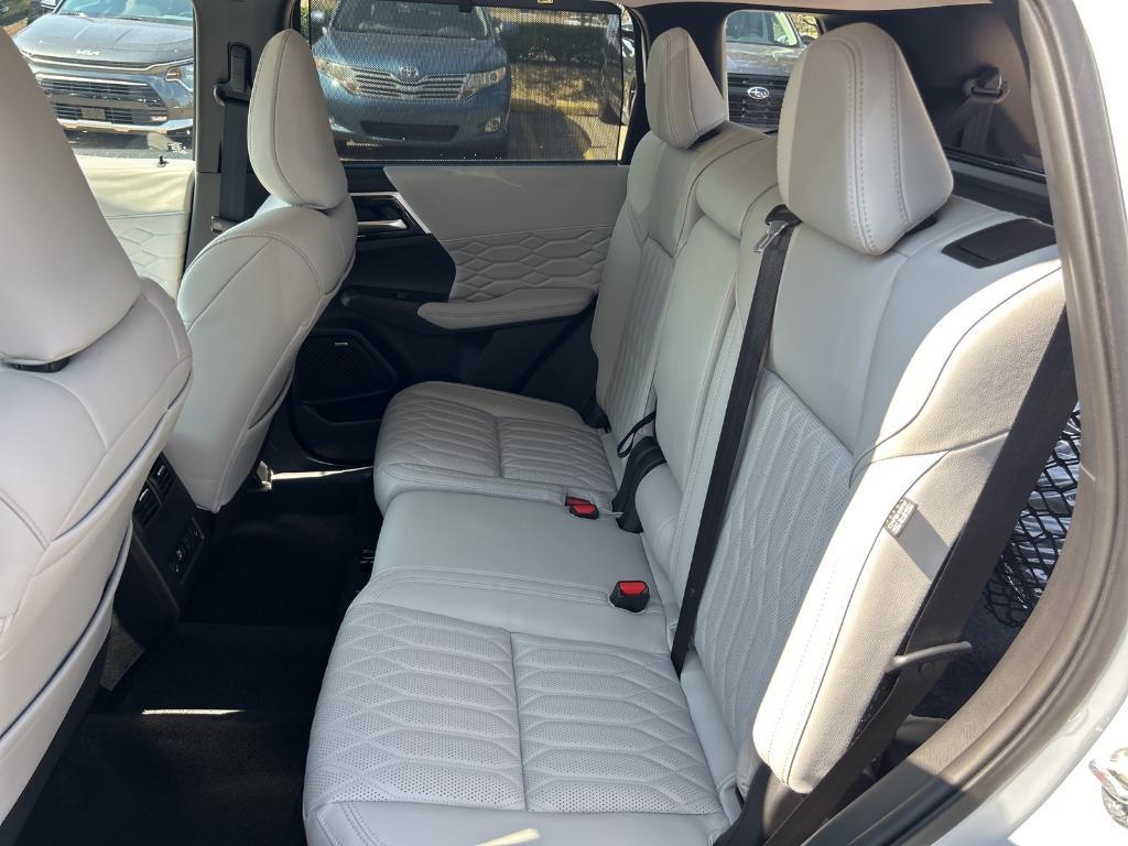 new 2025 Mitsubishi Outlander car, priced at $42,360