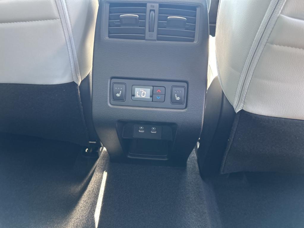 new 2025 Mitsubishi Outlander car, priced at $42,360