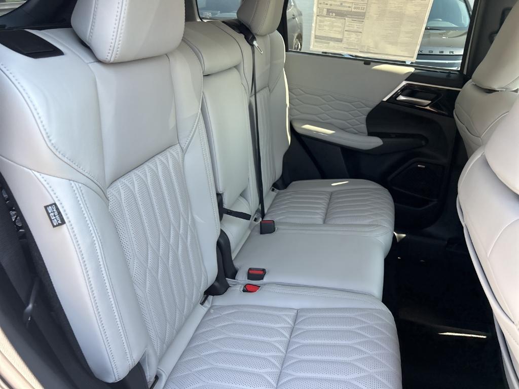 new 2025 Mitsubishi Outlander car, priced at $42,360