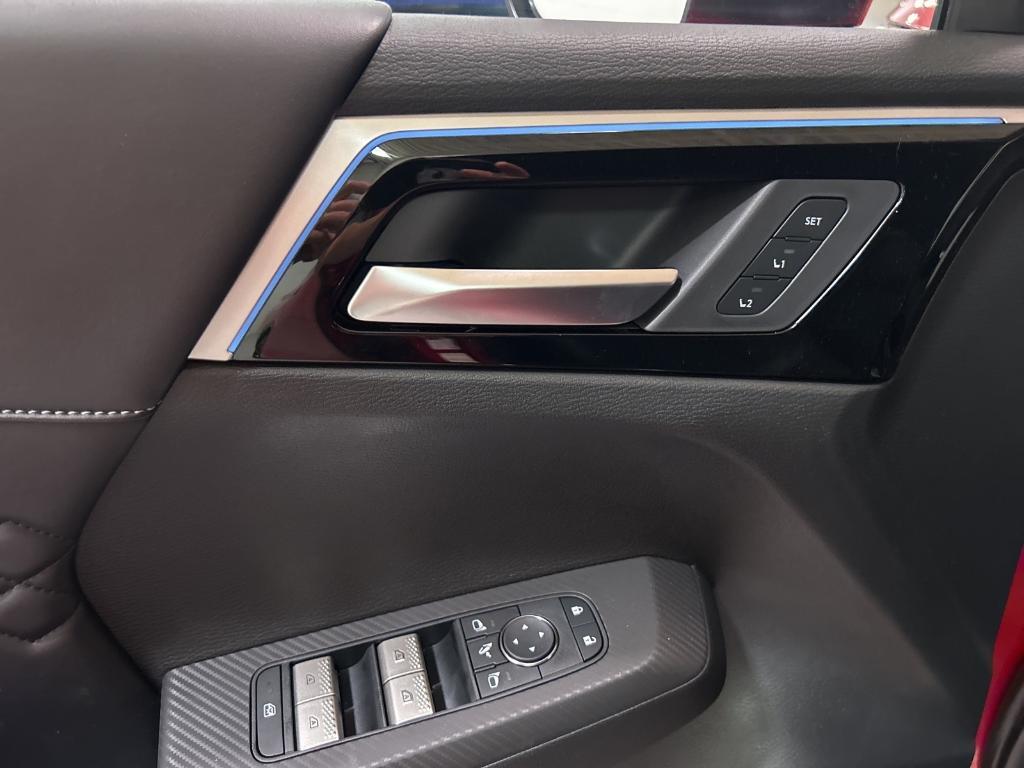 new 2025 Mitsubishi Outlander PHEV car, priced at $51,825