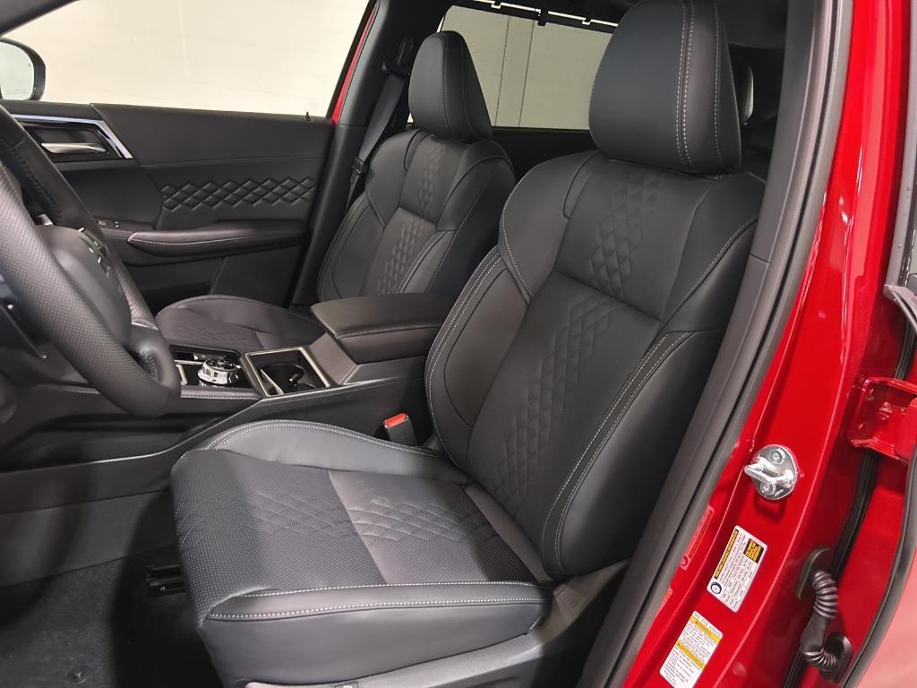 new 2025 Mitsubishi Outlander PHEV car, priced at $51,825