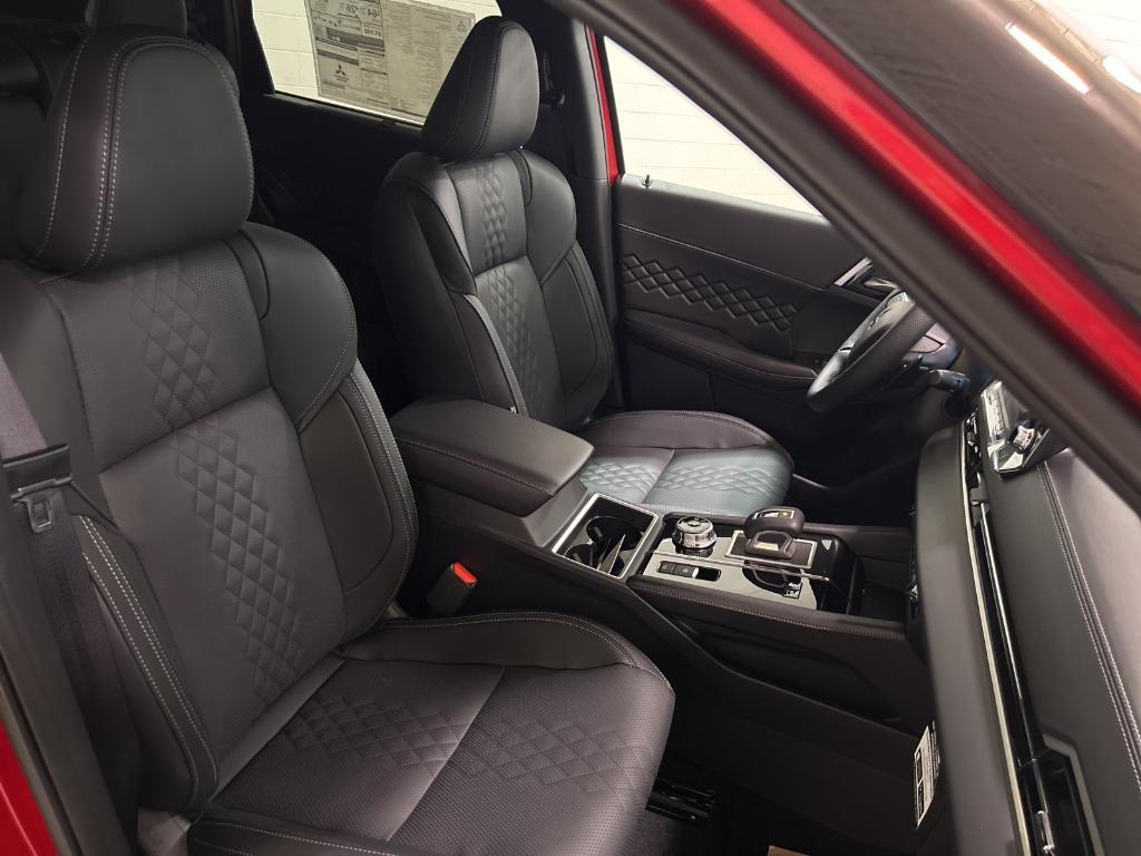 new 2025 Mitsubishi Outlander PHEV car, priced at $51,825