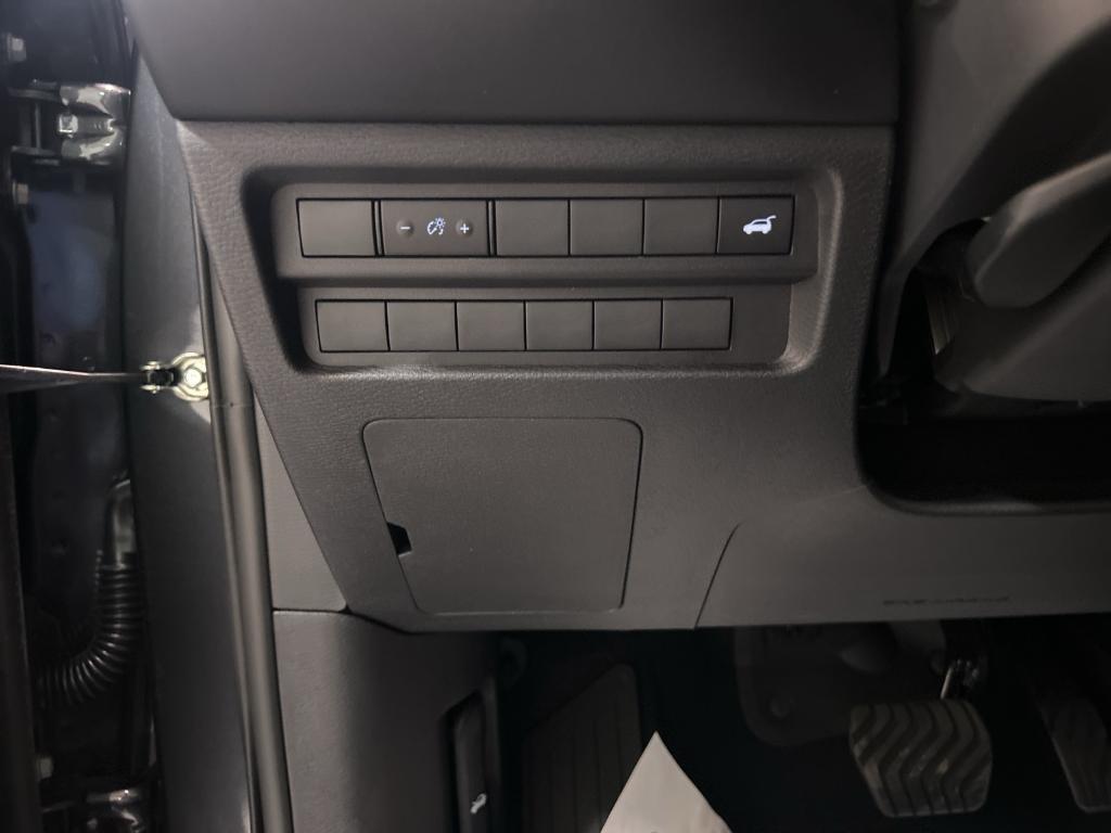 new 2025 Mitsubishi Outlander car, priced at $37,305