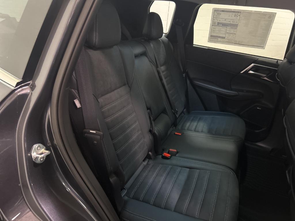 new 2025 Mitsubishi Outlander car, priced at $37,305