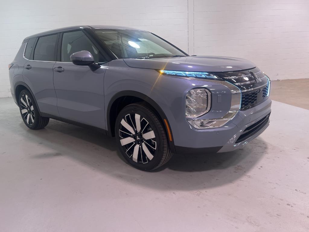 new 2025 Mitsubishi Outlander car, priced at $40,600