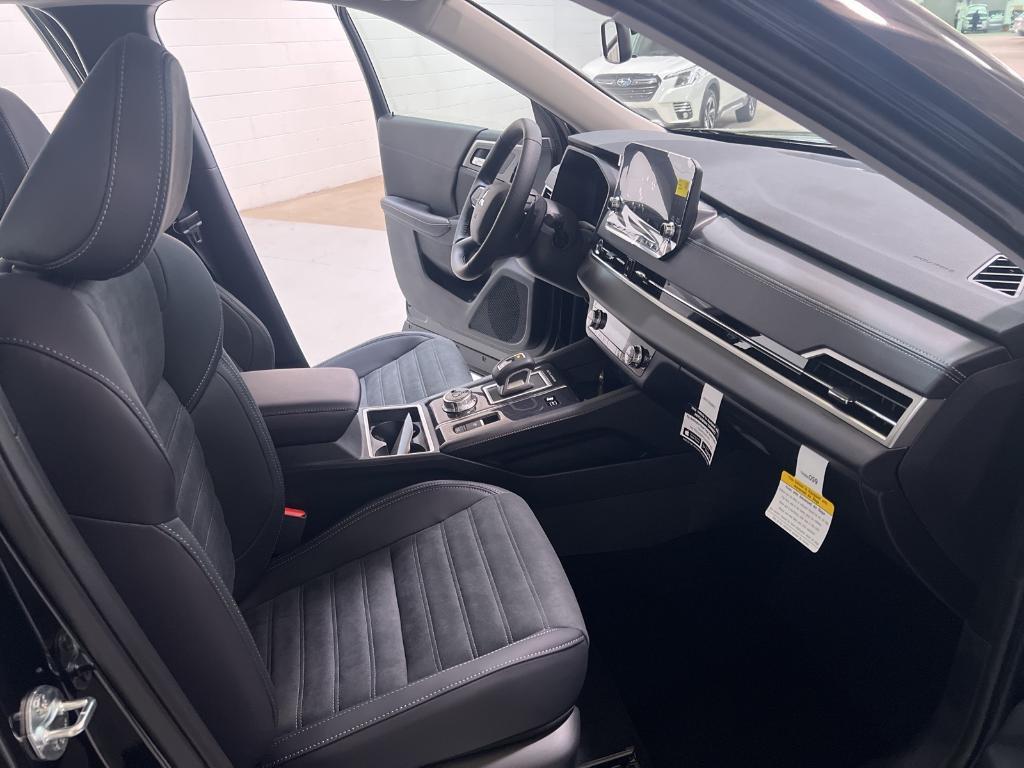 new 2025 Mitsubishi Outlander PHEV car, priced at $45,415