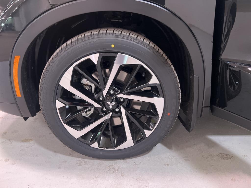 new 2025 Mitsubishi Outlander PHEV car, priced at $45,415