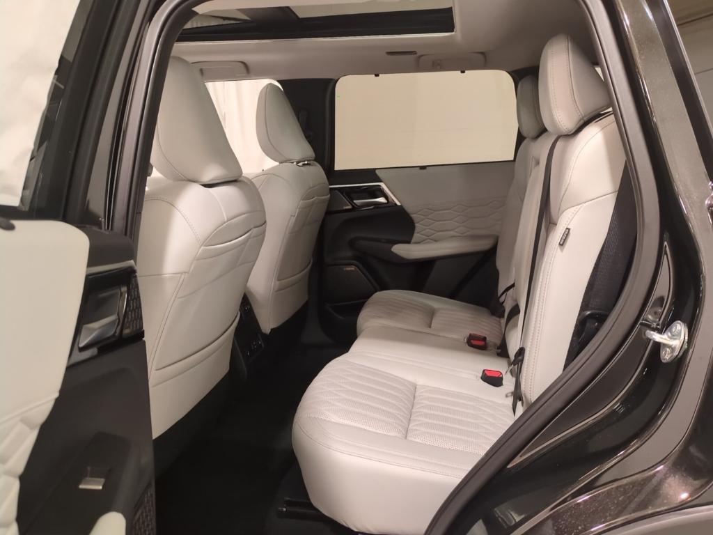 new 2025 Mitsubishi Outlander car, priced at $45,590