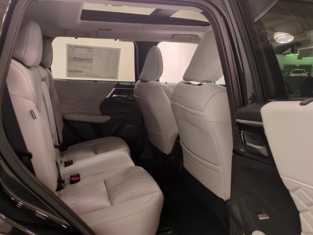 new 2025 Mitsubishi Outlander car, priced at $45,590