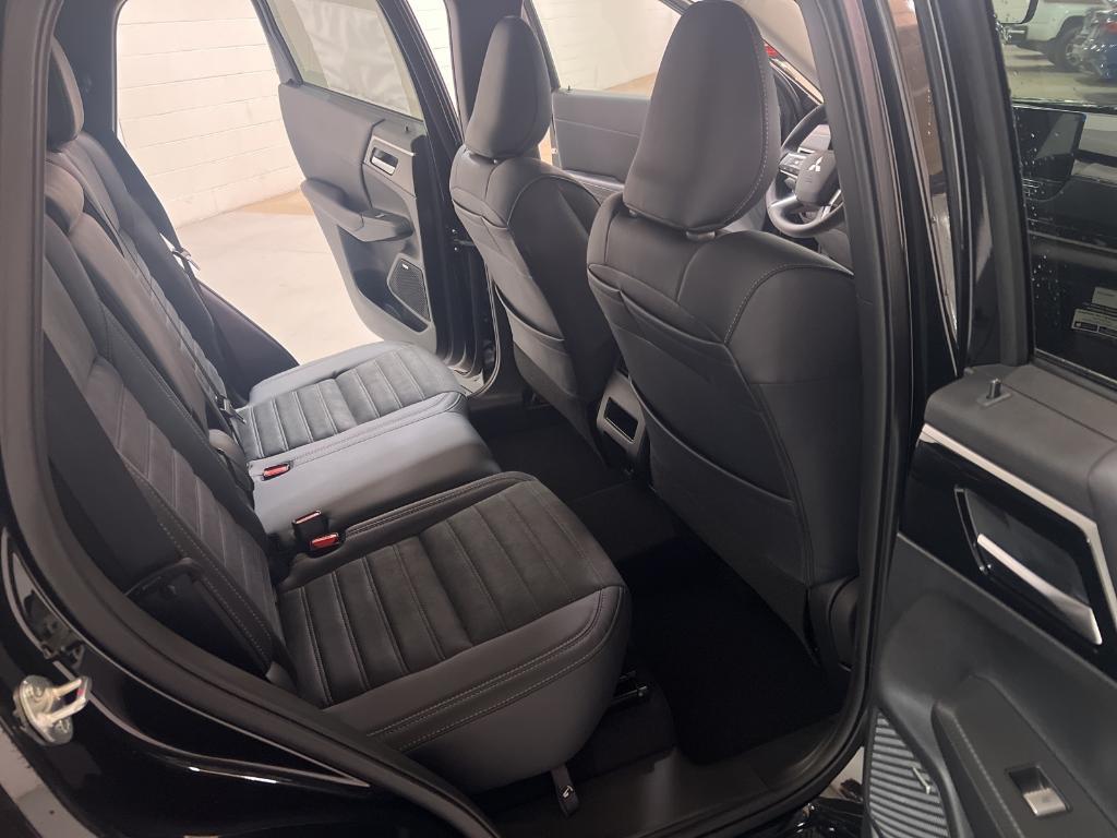 new 2025 Mitsubishi Outlander car, priced at $37,500