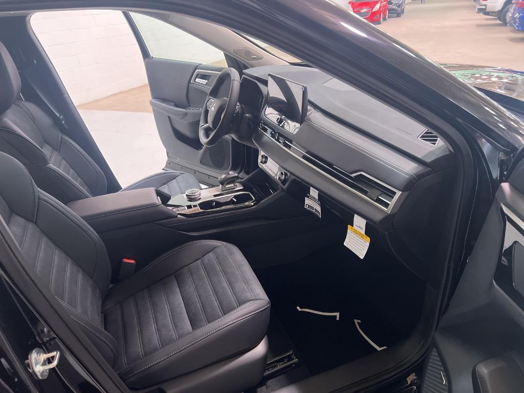 new 2025 Mitsubishi Outlander car, priced at $37,500