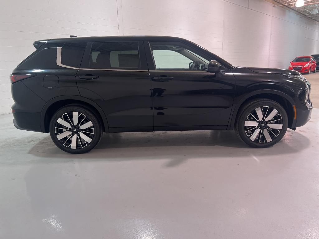 new 2025 Mitsubishi Outlander car, priced at $37,500