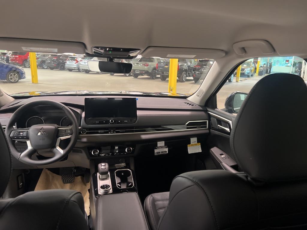 new 2025 Mitsubishi Outlander car, priced at $37,500