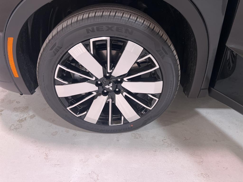 new 2025 Mitsubishi Outlander car, priced at $37,540