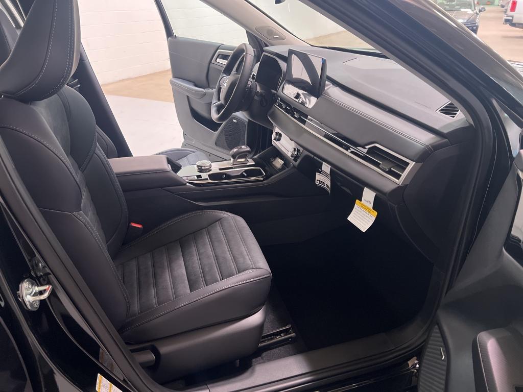 new 2025 Mitsubishi Outlander car, priced at $37,540