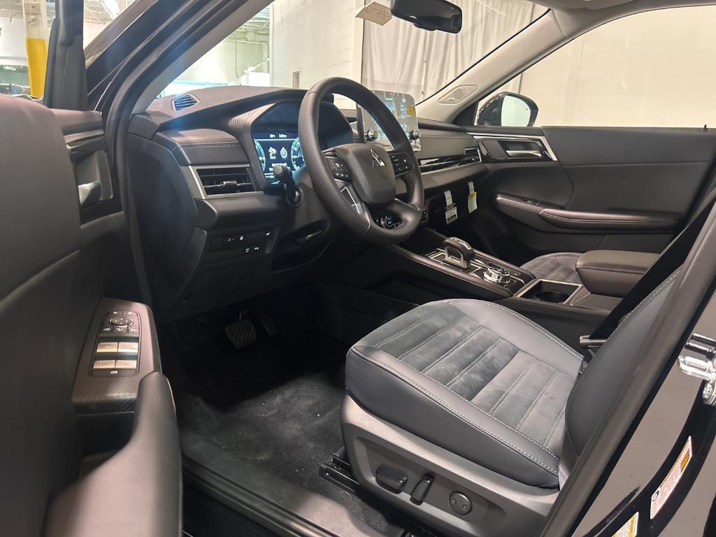 new 2025 Mitsubishi Outlander PHEV car, priced at $46,705