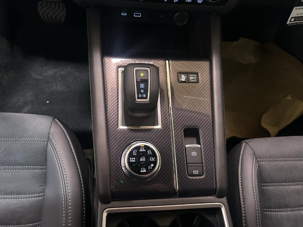 new 2025 Mitsubishi Outlander PHEV car, priced at $46,705