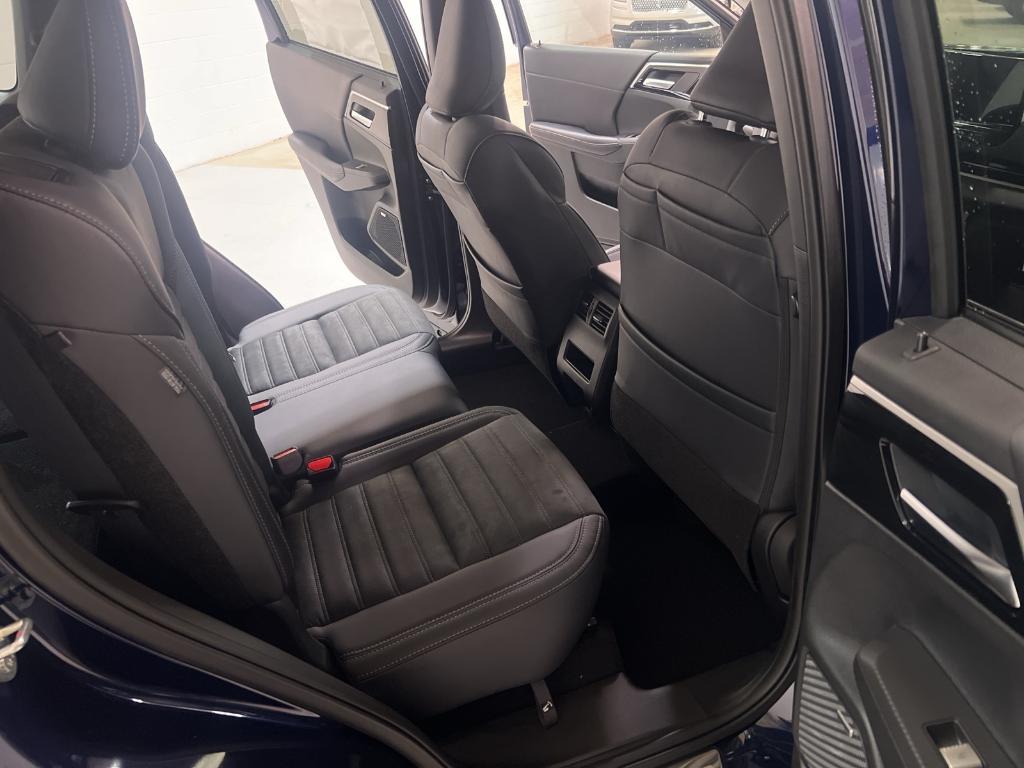 new 2025 Mitsubishi Outlander car, priced at $37,455