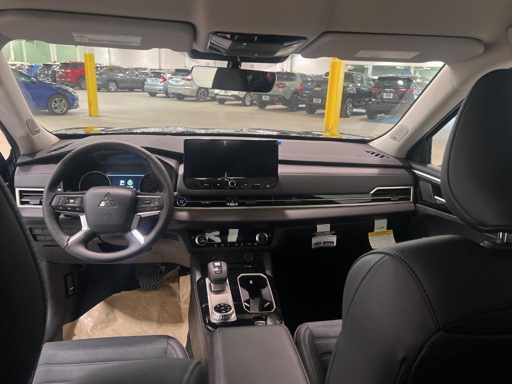 new 2025 Mitsubishi Outlander car, priced at $37,455