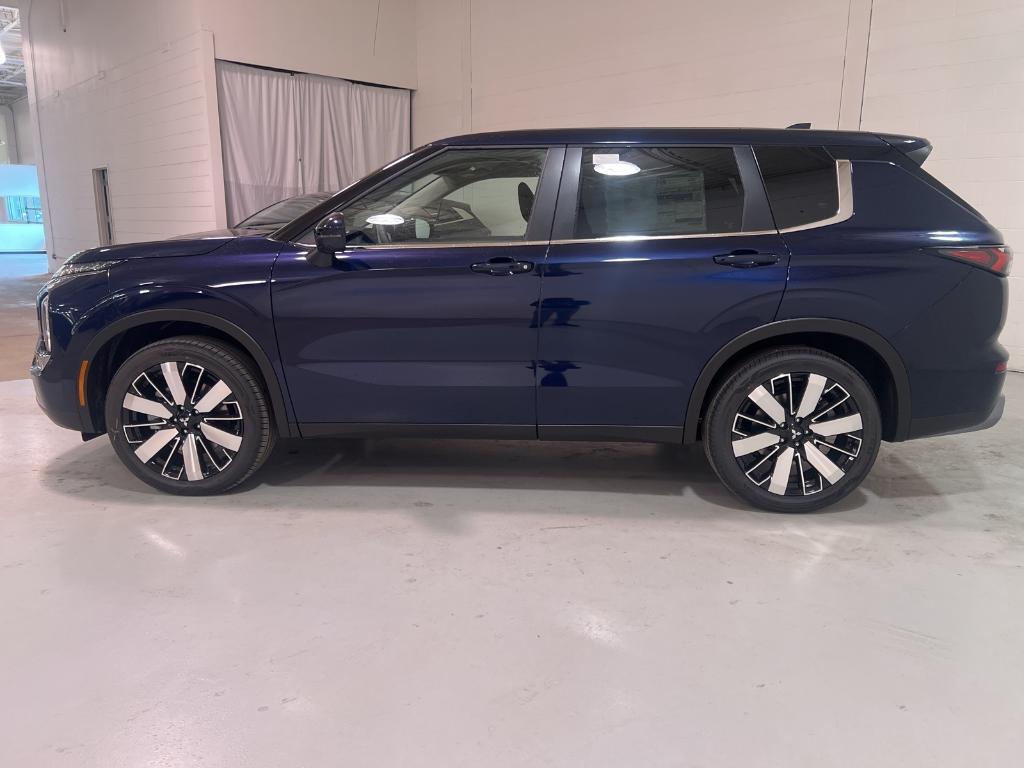 new 2025 Mitsubishi Outlander car, priced at $37,455