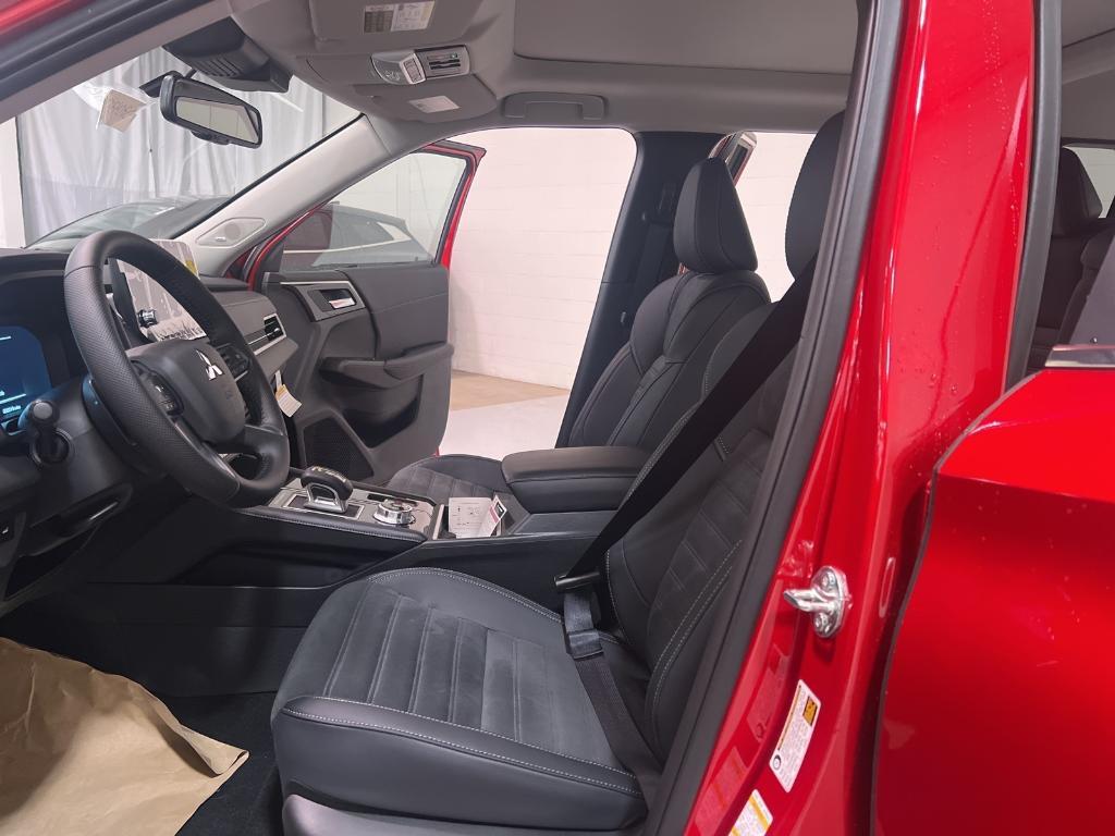 new 2025 Mitsubishi Outlander PHEV car, priced at $48,185