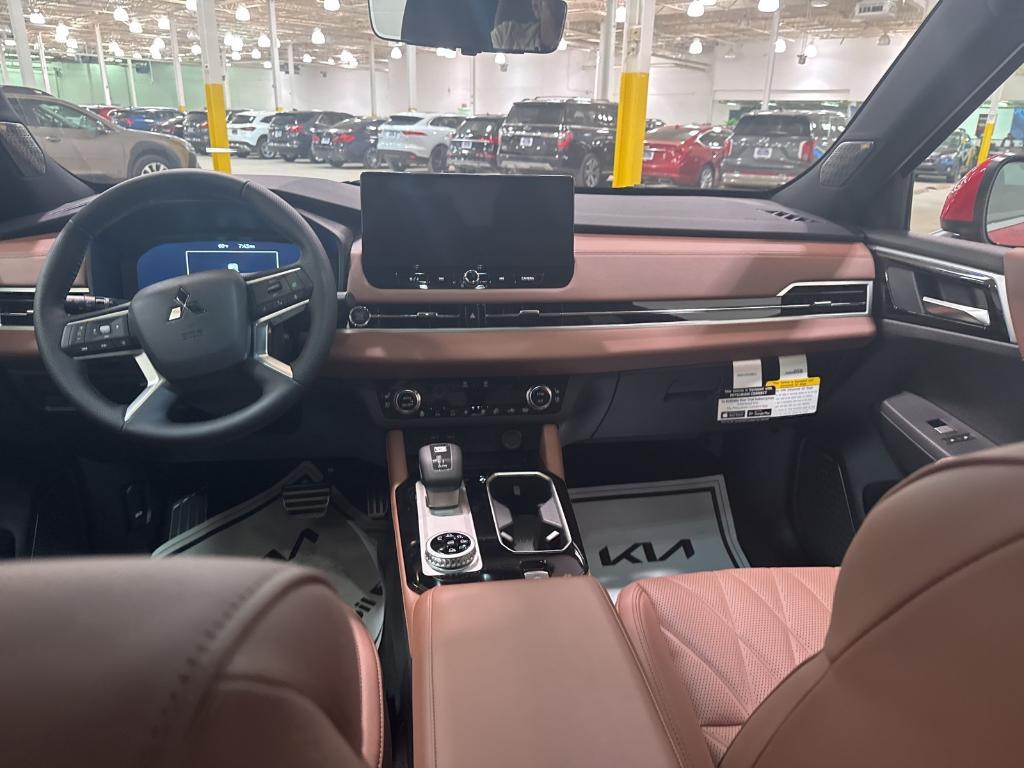 new 2025 Mitsubishi Outlander car, priced at $44,725