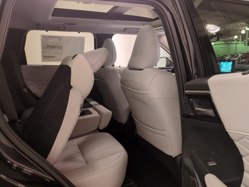 new 2025 Mitsubishi Outlander car, priced at $44,155