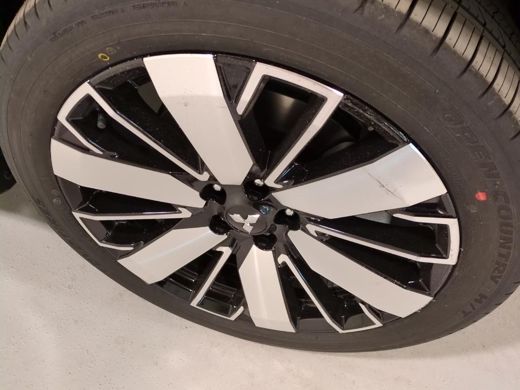 new 2025 Mitsubishi Outlander car, priced at $44,255