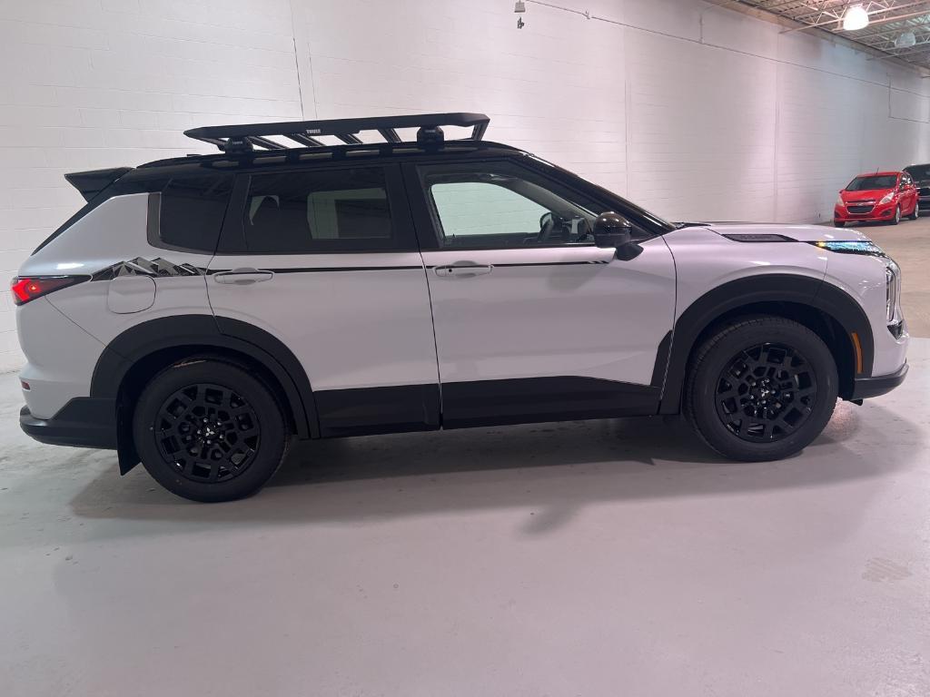 new 2025 Mitsubishi Outlander car, priced at $43,315