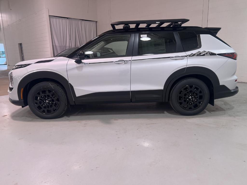 new 2025 Mitsubishi Outlander car, priced at $43,315