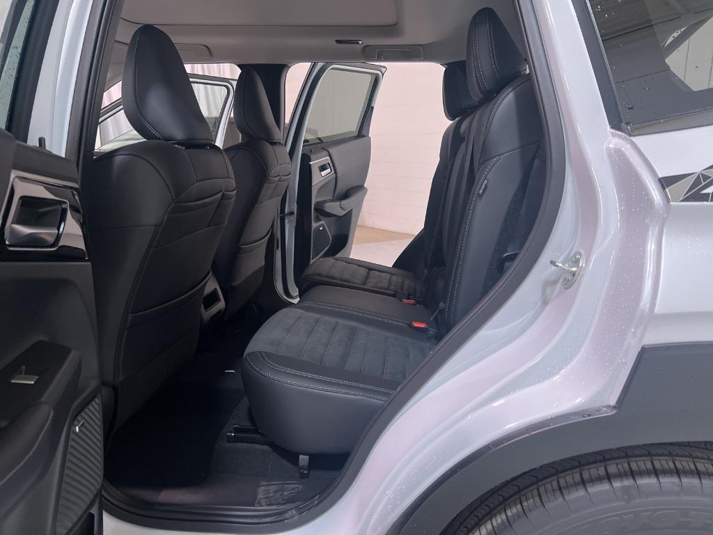 new 2025 Mitsubishi Outlander car, priced at $43,315