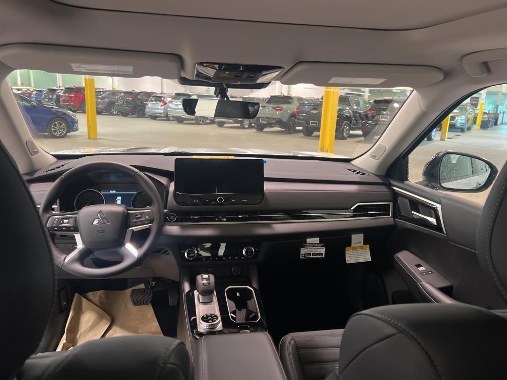 new 2025 Mitsubishi Outlander car, priced at $43,315