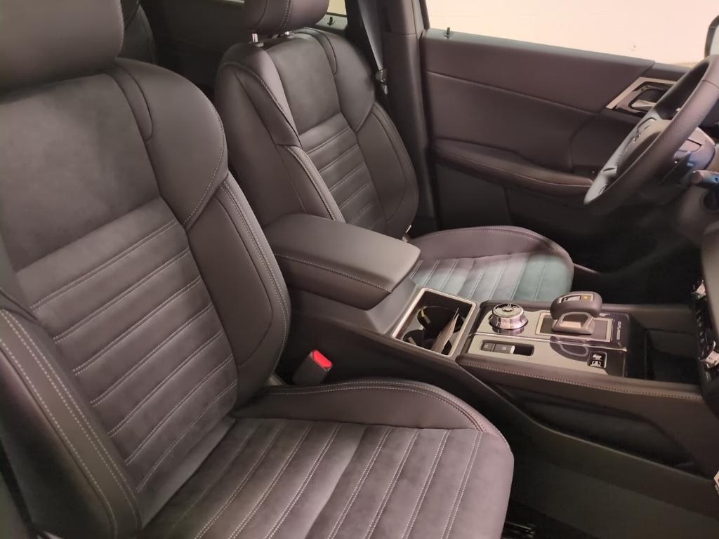 new 2025 Mitsubishi Outlander PHEV car, priced at $46,705