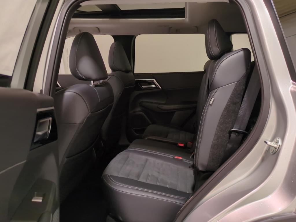 new 2025 Mitsubishi Outlander PHEV car, priced at $46,705