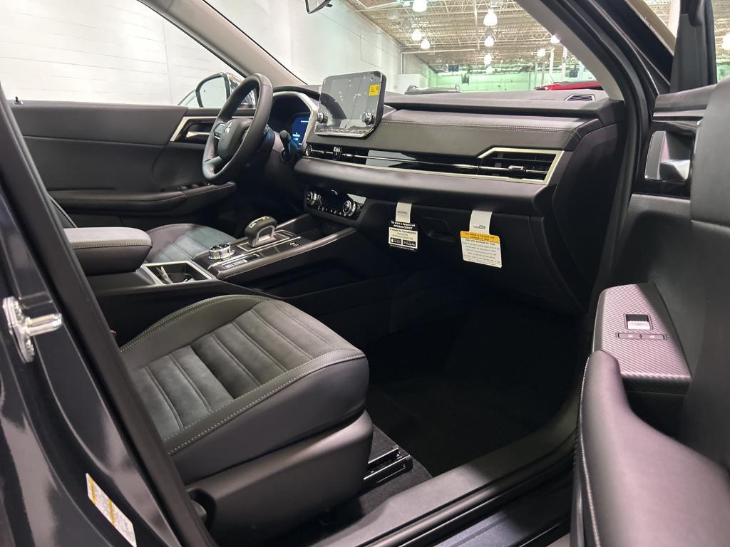 new 2025 Mitsubishi Outlander PHEV car, priced at $44,835