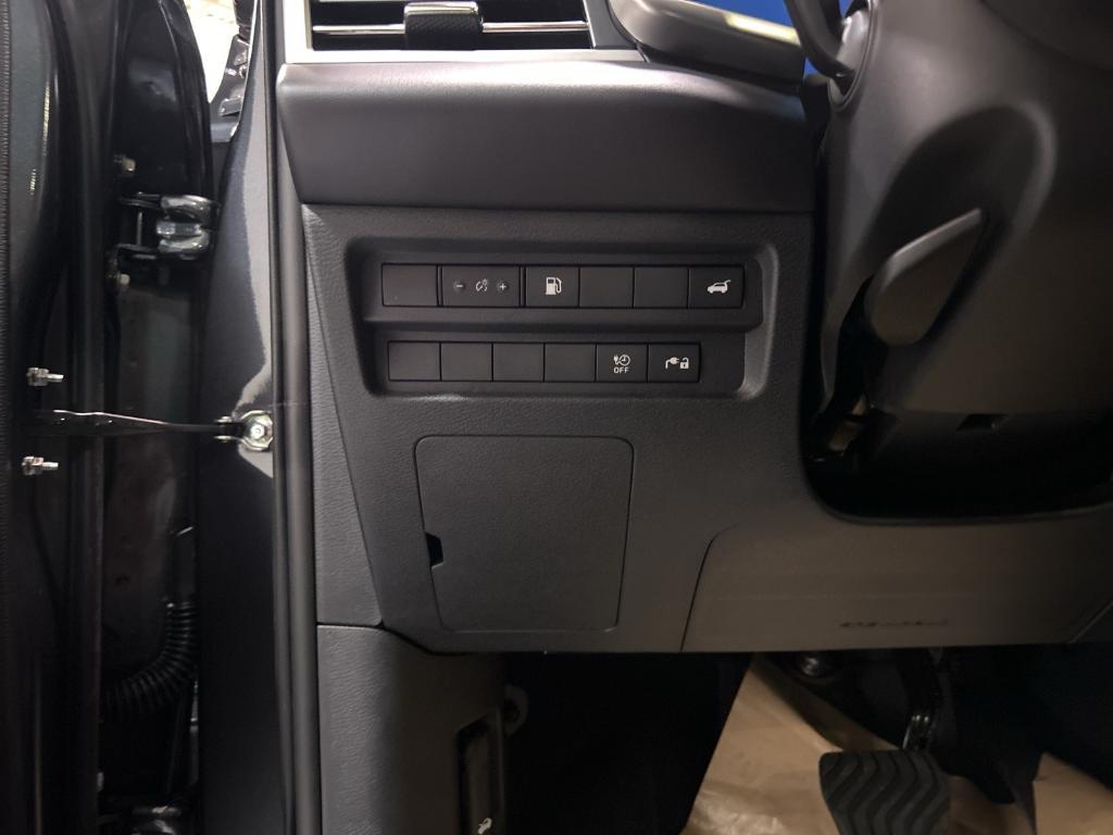 new 2025 Mitsubishi Outlander PHEV car, priced at $44,835