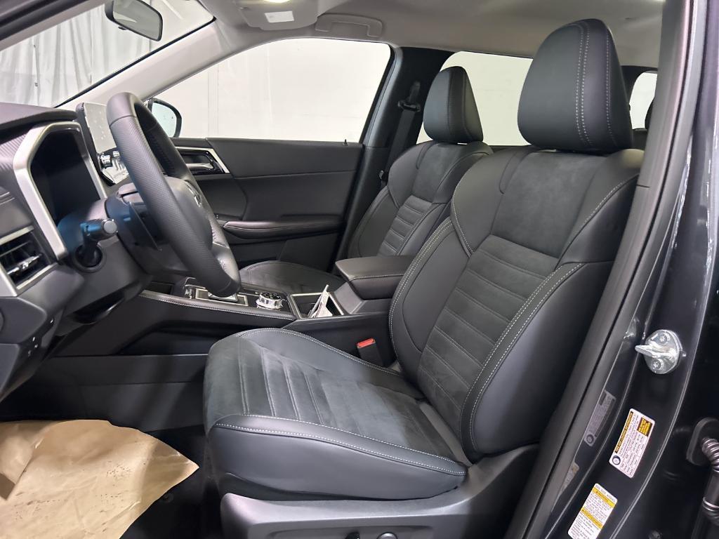 new 2025 Mitsubishi Outlander PHEV car, priced at $44,835
