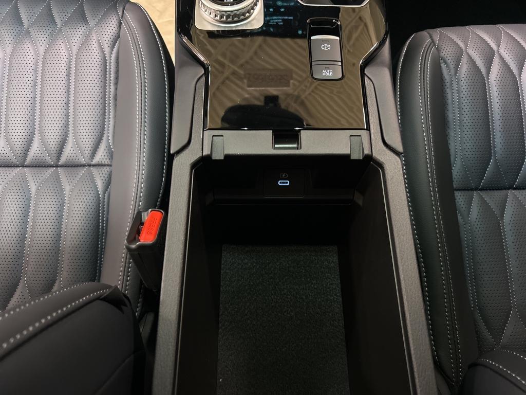 new 2025 Mitsubishi Outlander car, priced at $41,995