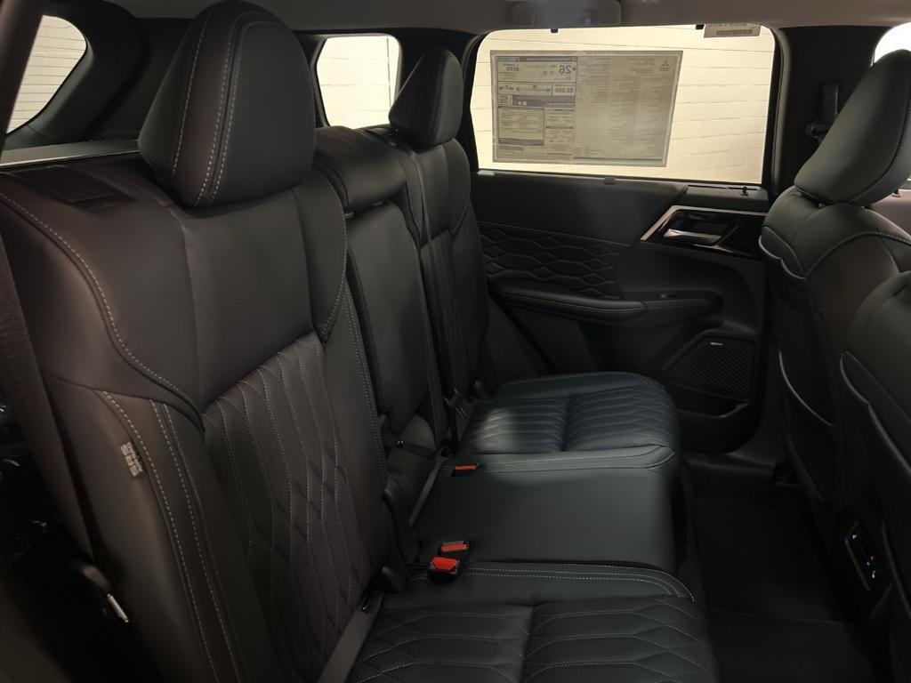 new 2025 Mitsubishi Outlander car, priced at $41,995