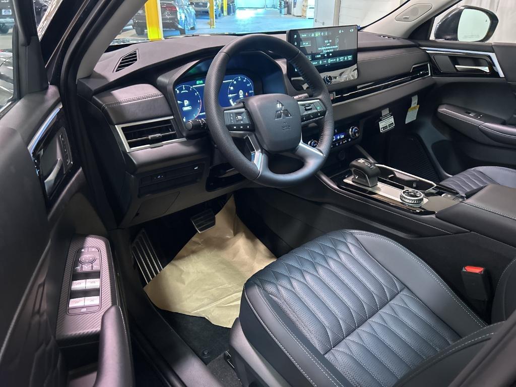 new 2025 Mitsubishi Outlander car, priced at $41,995