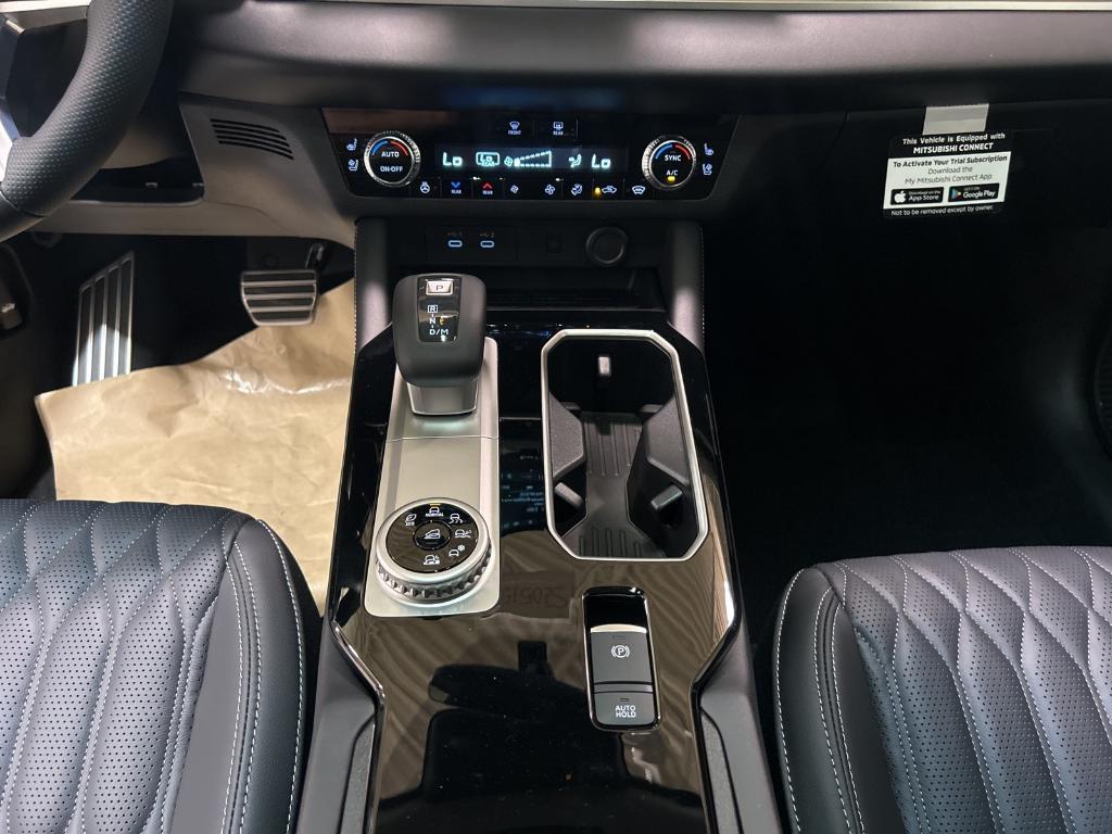 new 2025 Mitsubishi Outlander car, priced at $41,995
