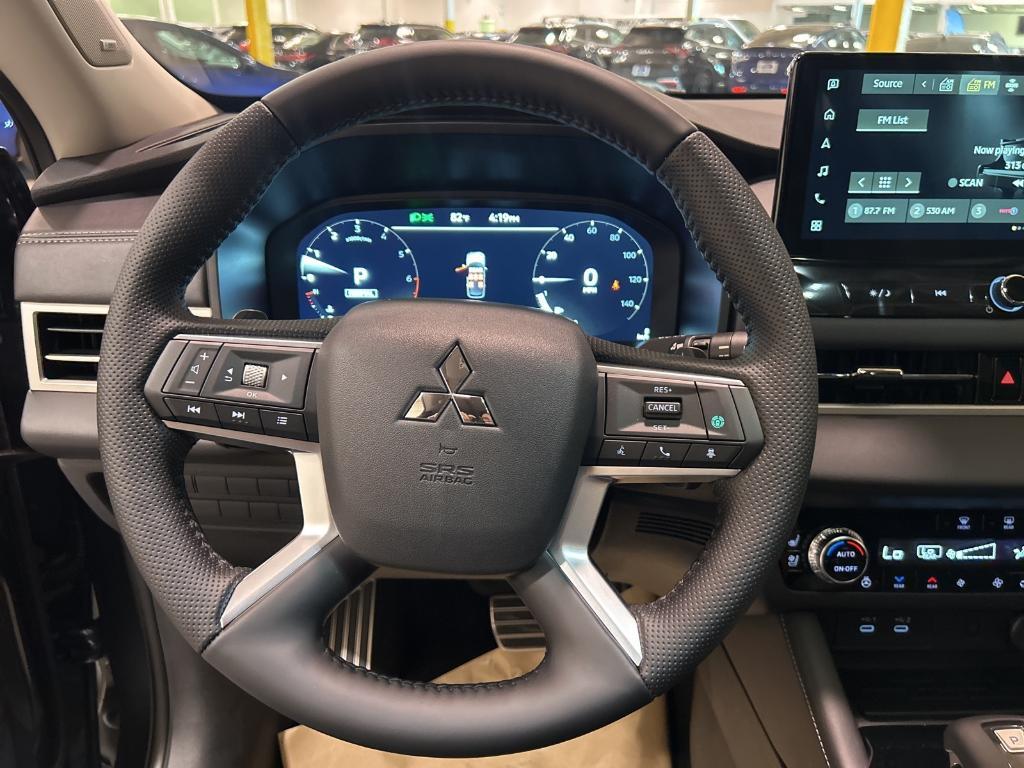 new 2025 Mitsubishi Outlander car, priced at $41,995