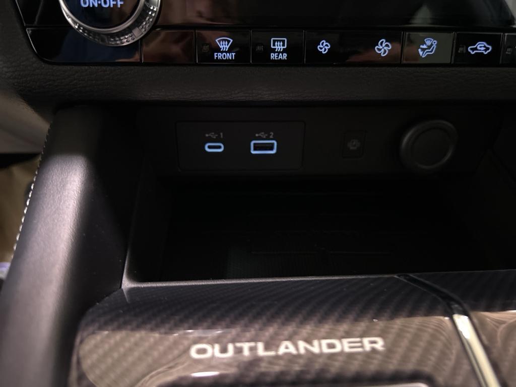 new 2025 Mitsubishi Outlander PHEV car, priced at $46,705