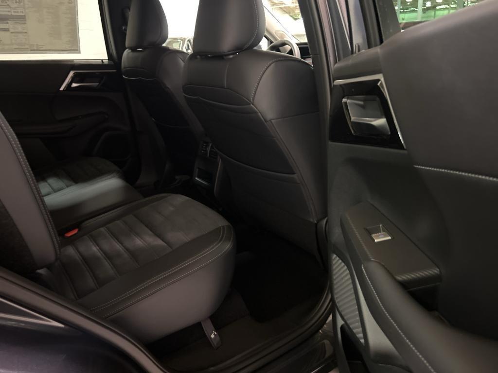 new 2025 Mitsubishi Outlander PHEV car, priced at $46,705